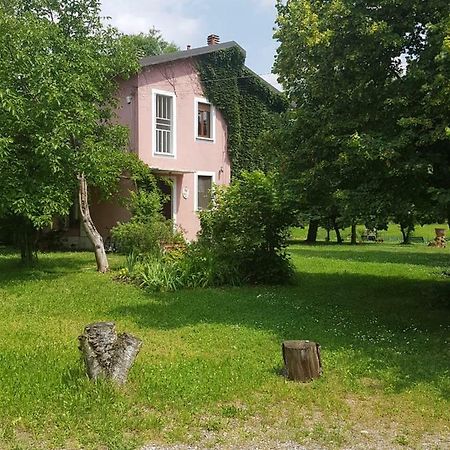 Le Case Nel Bosco Vanzago Exterior photo