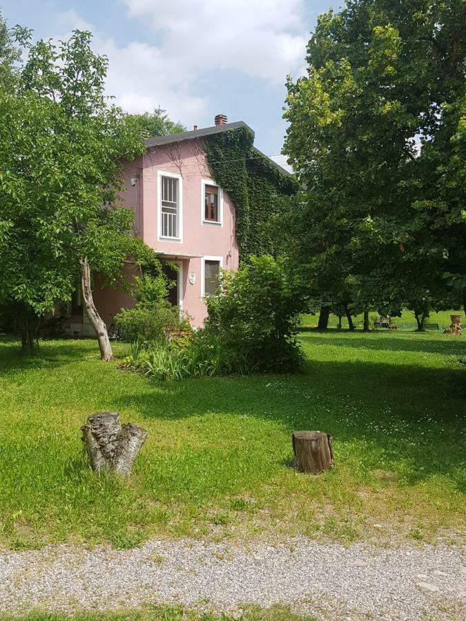 Le Case Nel Bosco Vanzago Exterior photo
